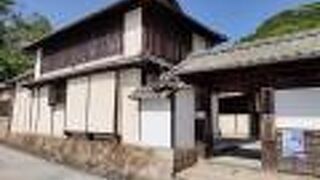 藩主の生母の家のため石高のわりに作りが良い。