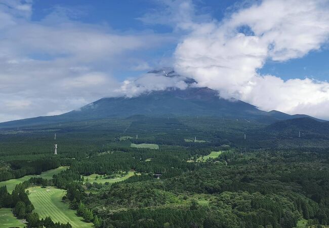 展望台から富士山が一望できます