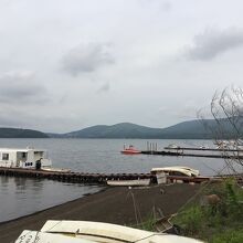 6月の曇り空と　山中湖