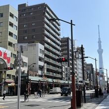 吾妻橋ルートの雷門通り