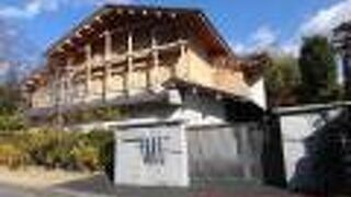 お寺とは思えなかった外観