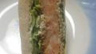 エビがプリプリの、エビカツサンド