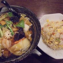 飯麺セット（五目ラーメン+ニンニク炒飯）