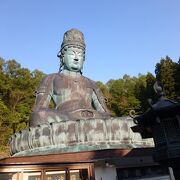 青銅座像としては日本一大きい