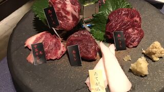 馬刺しと焼き鳥 グルマン三年坂