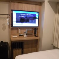 テレビの下の棚が便利。使い勝手のいい部屋