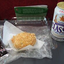 アイコトマトのコロッケをサッポロクラシックと