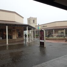 どしゃ降りの雨だったので、空いています