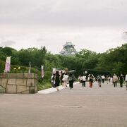 大阪城を中心とした歴史公園であり多目的広場でもある。