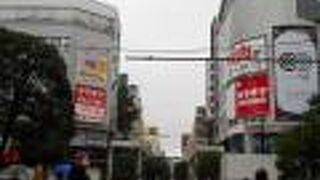 中央は屋根なし・・