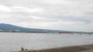 空港と本土をつなぐ橋。