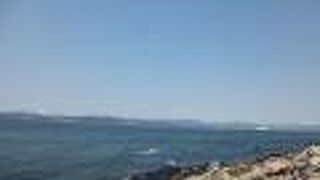 岩場の海水浴場