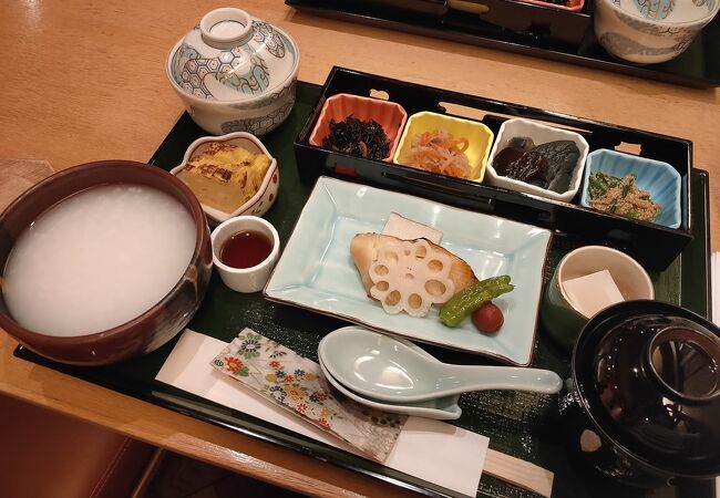 おかゆの和朝食(時間に余裕を持って)