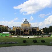 中央駅前にある公園