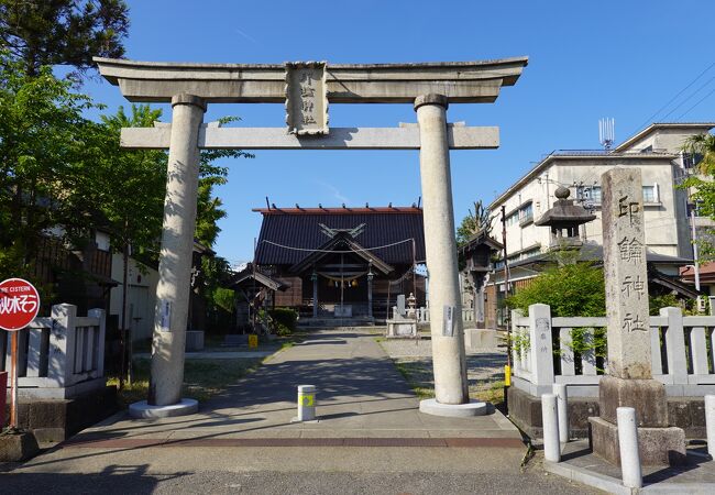 七尾湾にも近い港の守り神