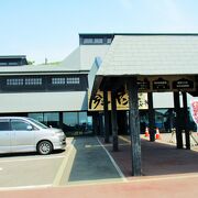 日本海はすぐ目の前　道の駅 おびら鰊番屋 