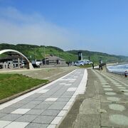 北加伊道と名付けた蝦夷地探検家松浦 武四郎の銅像が立つ　にしん文化歴史公園