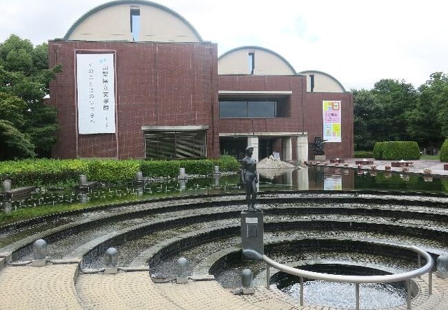 山梨県立文学館