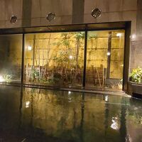 遠くを旅する気分に浸れる「旅人の湯」