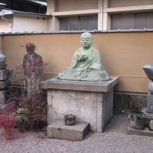 にこやかな微笑みです