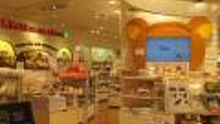 天神駅直結です