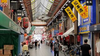 鮮魚関係のお店が多いイメージが有りますが、いろいろな種類のお店があります。