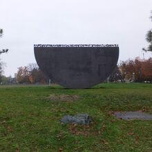 一見、金属の塊