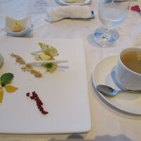 デザートまで、繊細なお料理は大満足です。