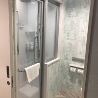 シャワールームとトイレ