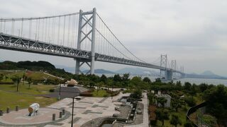 瀬戸大橋を一望できます