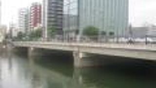 博多の都心部らしさを感じられる橋です。