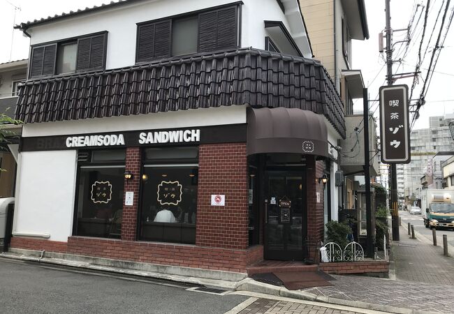 店内はノスタルジックな雰囲気