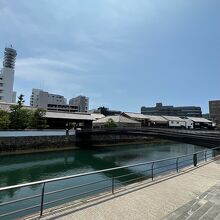 向こう側が出島