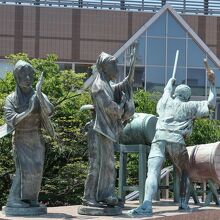 明るい調子で踊る