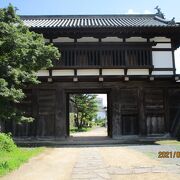 大手門のある公園