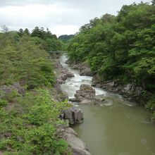 厳美渓を流れる磐井川