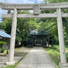 鳥居と手洗舎