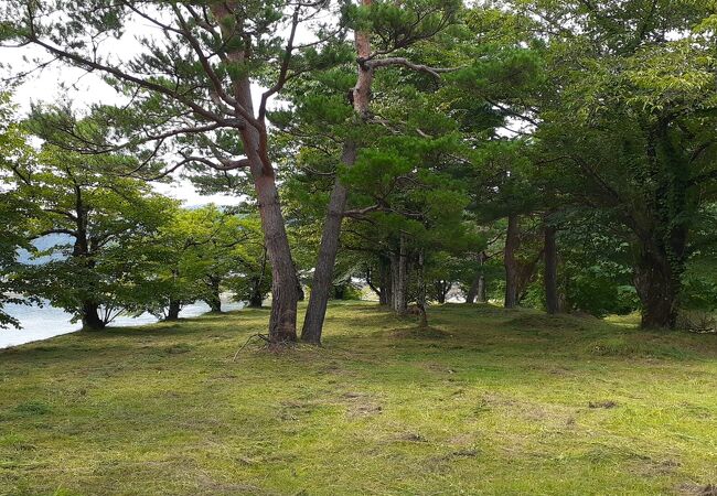 飛騨古川駅から徒歩10分程度の宮川沿いに位置する公園