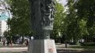 中島公園北側広場に設置