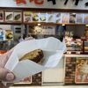 おやつ休憩で近江牛コロッケを食べた