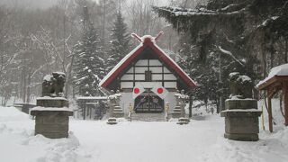 静か過ぎる神社