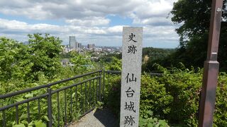 標高130mの高さに建つ伊達62万石の居城・青葉城