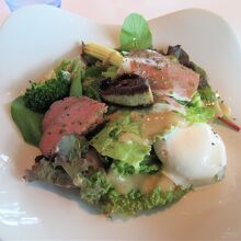 前菜という名のサラダ＆オードブル