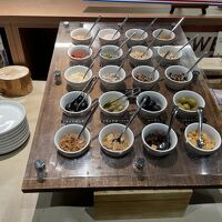 朝食サラダのトッピング