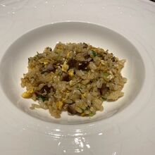 上品な炒飯