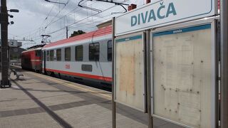 乗り継いでプーラへ。