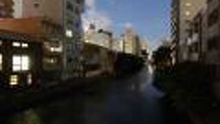 欧州的な石畳の橋