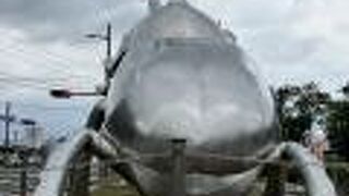 カブトムシのオブジェが目印