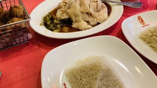 地元民も大好きなチキンライスのお店