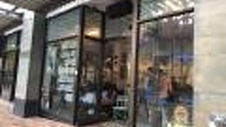 おしゃれなギャラリー兼カフェ